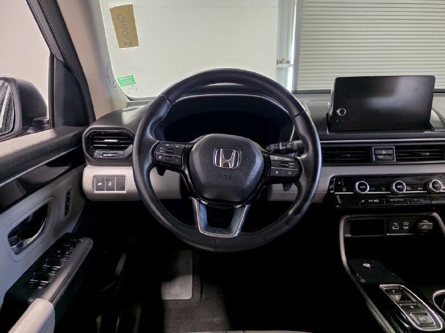Used 2024 Honda Pilot Touring image 22