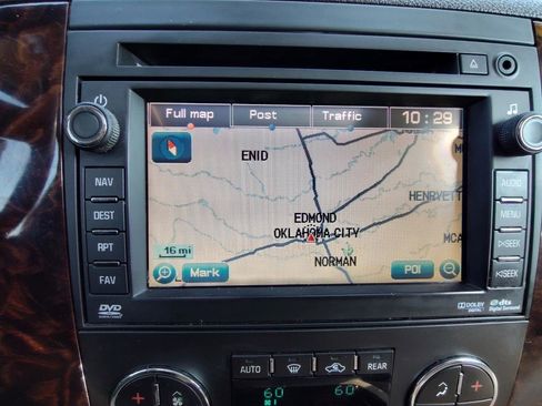 Used 2011 GMC Yukon Denali image 28