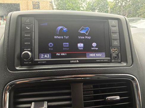 Used 2019 Dodge Grand Caravan SE FWD image 25