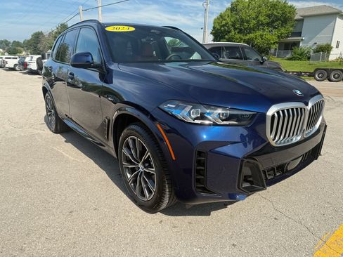 Used 2024 BMW X5 xDrive40i w/ M Sport Package AWD/4WD image 2