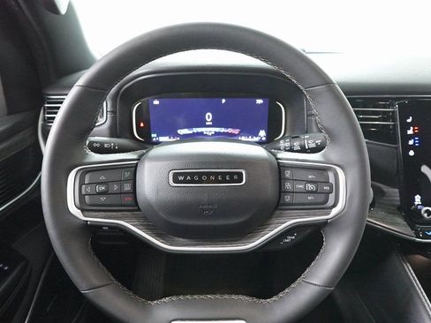 Used 2024 Jeep Wagoneer L Series II w/ Flexible Seating Group image 14