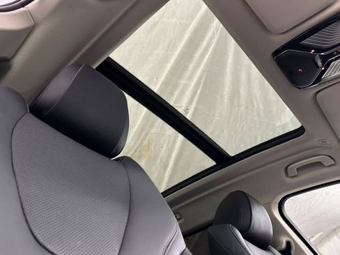 Used 2022 BMW X7 xDrive40i w/ Premium Package image 17