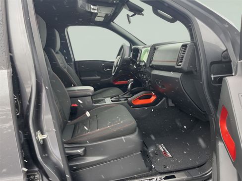 Used 2023 Nissan Frontier PRO-4X w/ Pro Convenience Package image 29