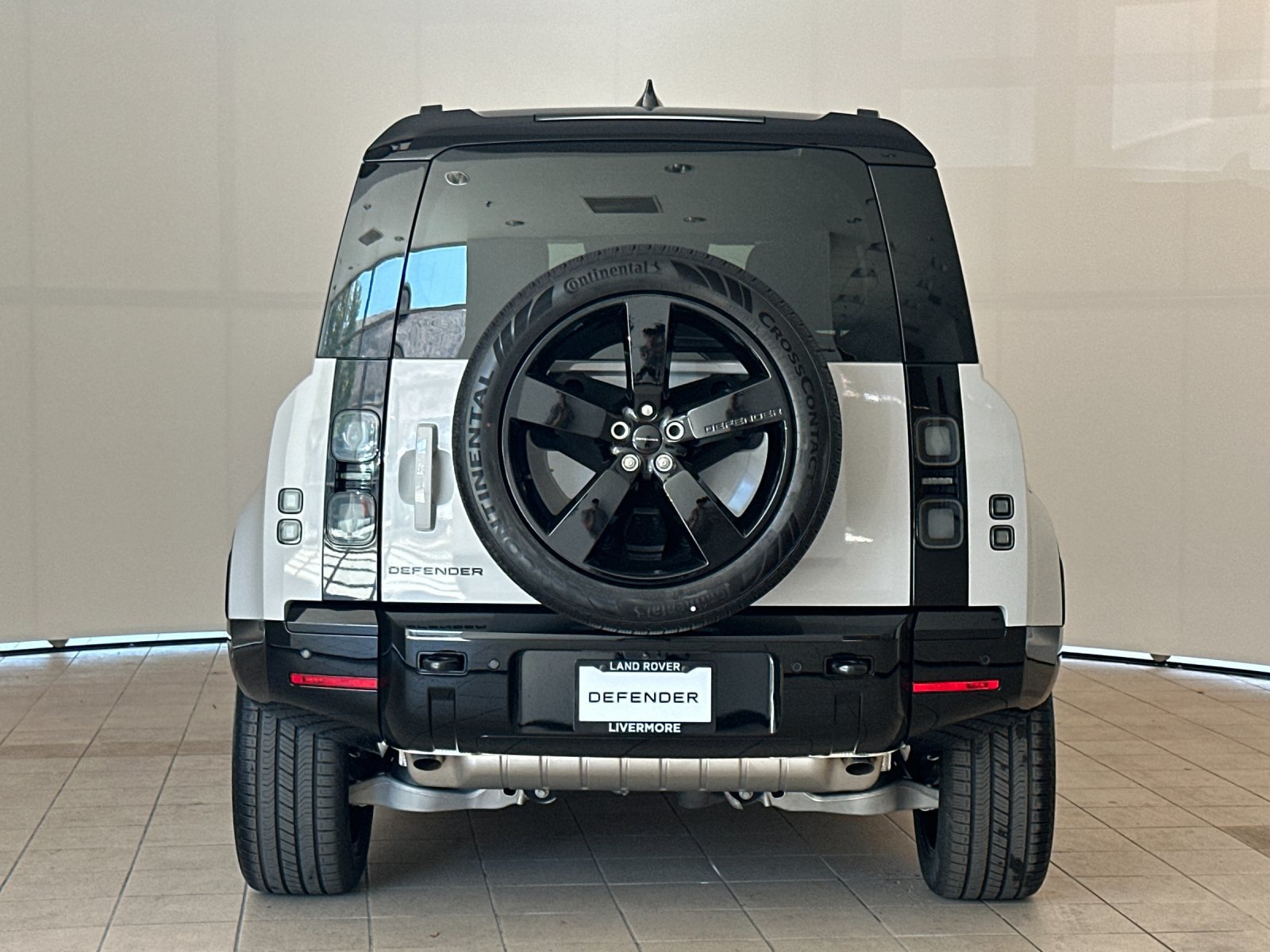 New 2026 Land Rover Defender 110 X-Dynamic SE AWD/4WD image 5