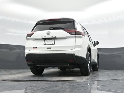 New 2026 Nissan Rogue S image 27