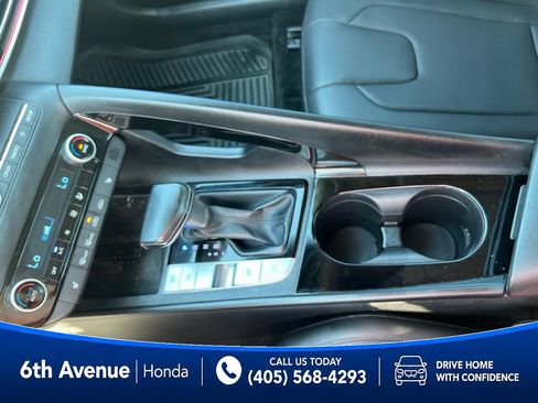 Used 2022 Hyundai Elantra Limited FWD image 32