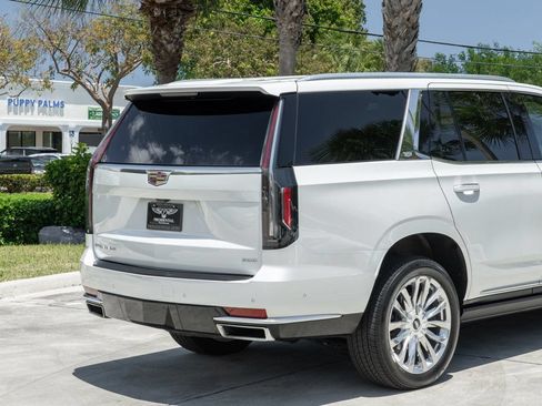 Used 2023 Cadillac Escalade Premium Luxury w/ Performance Package AWD/4WD image 7