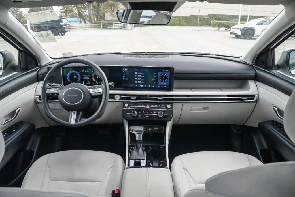 Used 2025 Hyundai Tucson SE FWD image 15