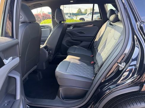 Used 2025 Volkswagen Tiguan SEL R-Line AWD/4WD image 28