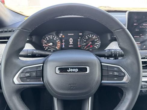 Used 2024 Jeep Compass Latitude image 20