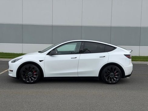 Used 2022 Tesla Model Y Performance AWD/4WD image 10