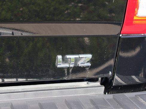 Used 2017 Chevrolet Silverado 1500 LTZ Z71 w/ LTZ Plus Package image 9