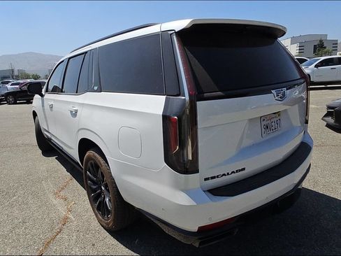 Used 2024 Cadillac Escalade Sport Platinum w/ LPO, ONYX Package AWD/4WD image 9