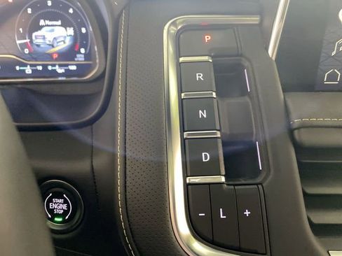 Certified 2023 GMC Yukon SLT w/ SLT Premium Package AWD/4WD image 42