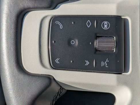 Used 2024 Land Rover Defender 110 S image 16