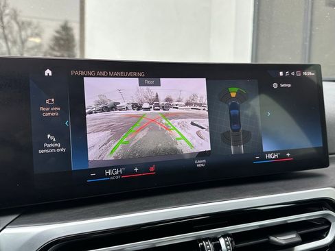 Used 2023 BMW 330i Sedan w/ Premium Package image 42