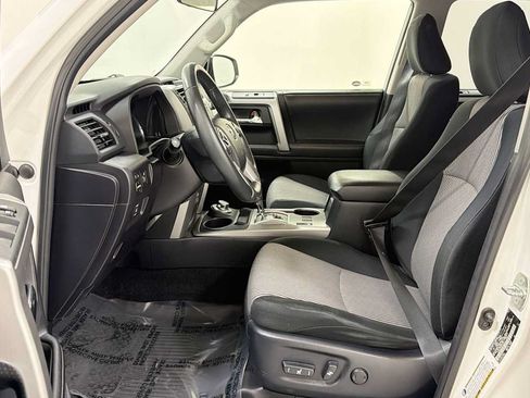 Certified 2016 Toyota 4Runner SR5 AWD/4WD image 13