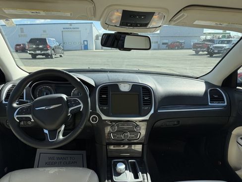 Used 2015 Chrysler 300 Limited w/ 300 Premium Group image 18