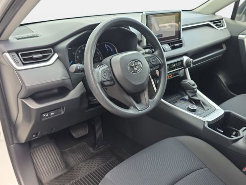 Used 2025 Toyota RAV4 LE AWD/4WD image 15
