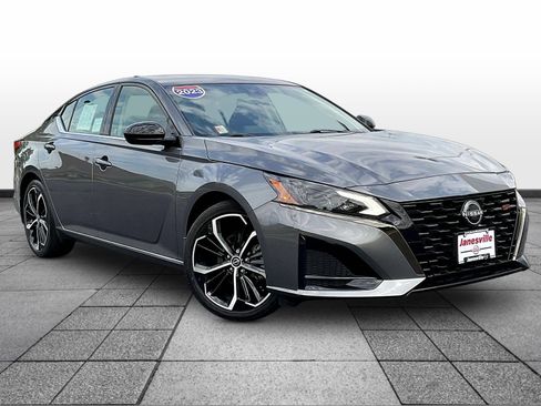 Used 2023 Nissan Altima 2.5 SR w/ SR Premium Package FWD image 1
