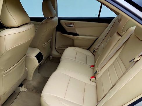 Used 2017 Toyota Camry XLE w/ Moonroof Package FWD image 21