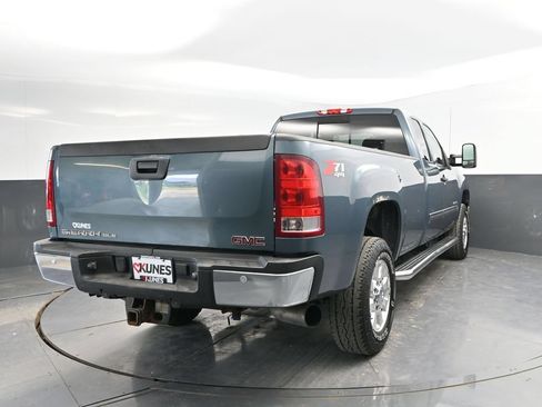 Used 2011 GMC Sierra 2500 SLE w/ Convenience Package AWD/4WD image 8
