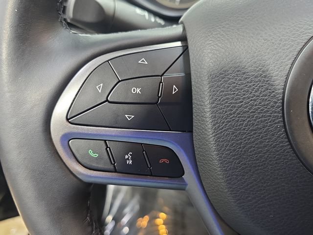 Used 2020 Jeep Cherokee Latitude Plus w/ Cold Weather Group AWD/4WD image 18