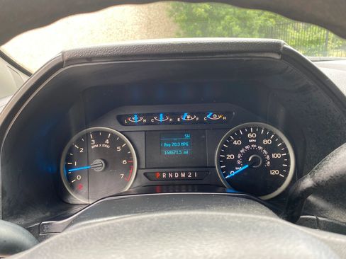 Used 2015 Ford F150 XLT image 18