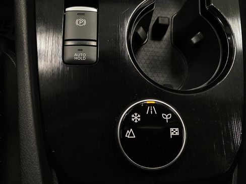 Certified 2025 Nissan Rogue SV image 26