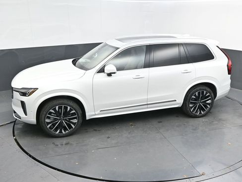 New 2026 Volvo XC90 B6 Plus image 33