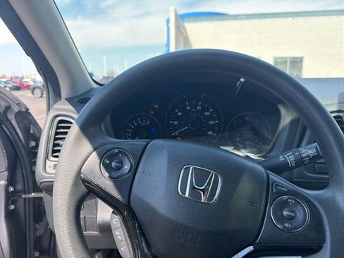 Used 2019 Honda HR-V LX image 14