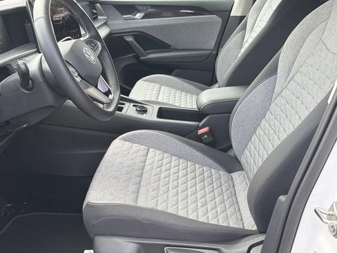 Used 2025 Volkswagen Tiguan S FWD image 9