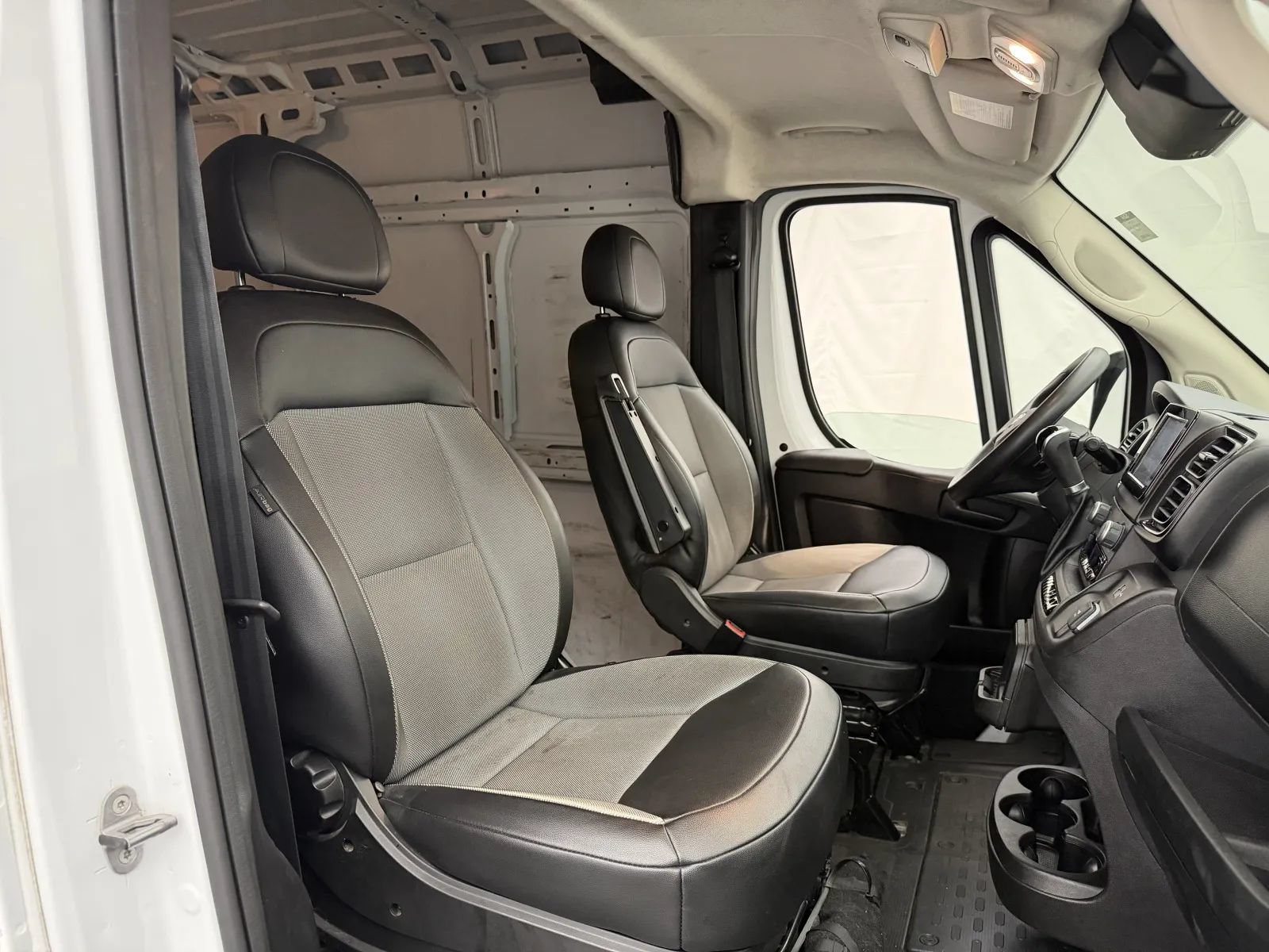 Used 2023 RAM ProMaster 2500 FWD image 27