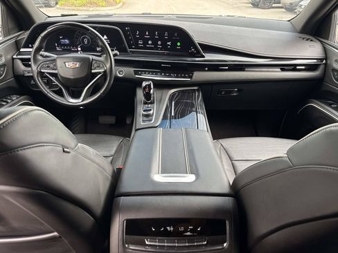 Used 2024 Cadillac Escalade Sport AWD/4WD image 17