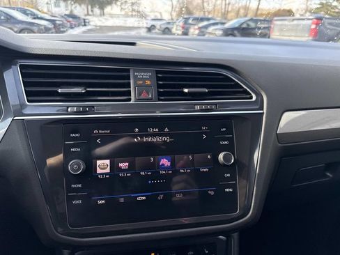 Used 2022 Volkswagen Tiguan SE image 23