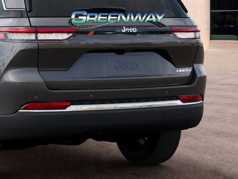 New 2025 Jeep Grand Cherokee Limited RWD image 13