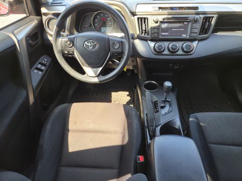 Used 2015 Toyota RAV4 LE FWD image 7