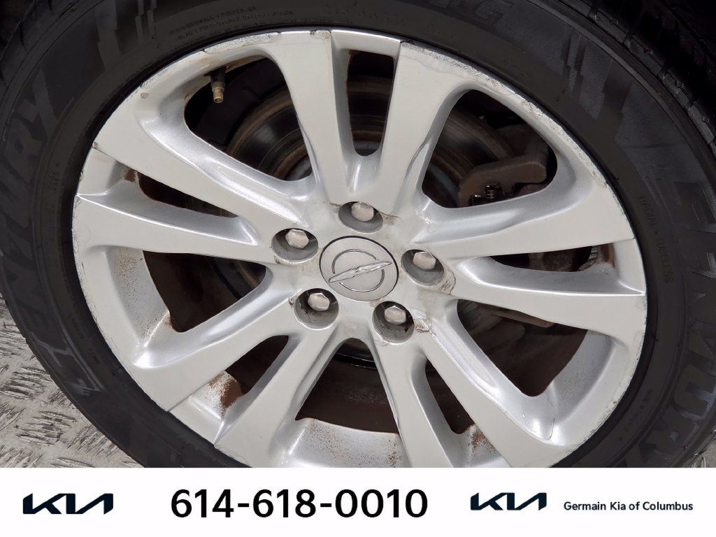 Used 2015 Chrysler 200 Limited FWD image 12