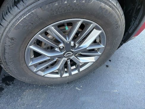 Used 2023 Nissan Rogue S AWD/4WD image 4