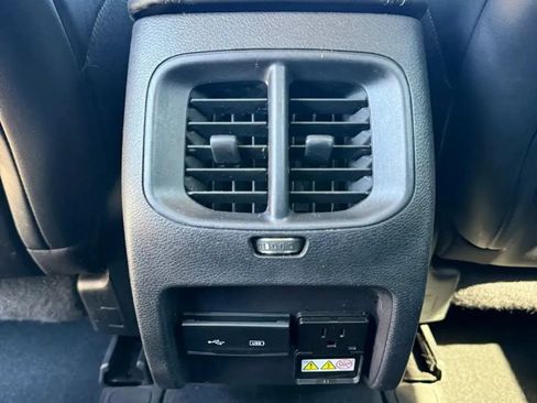 Used 2020 Jeep Cherokee Limited AWD/4WD image 10