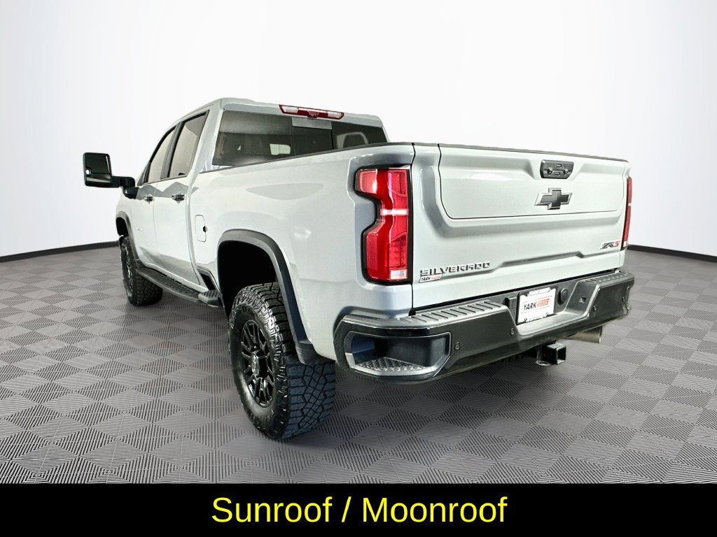 Used 2025 Chevrolet Silverado 2500 ZR2 AWD/4WD image 7