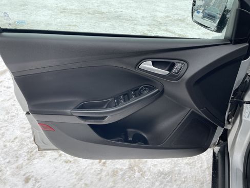 Used 2016 Ford Focus SE w/ Reverse Sensing Package image 13