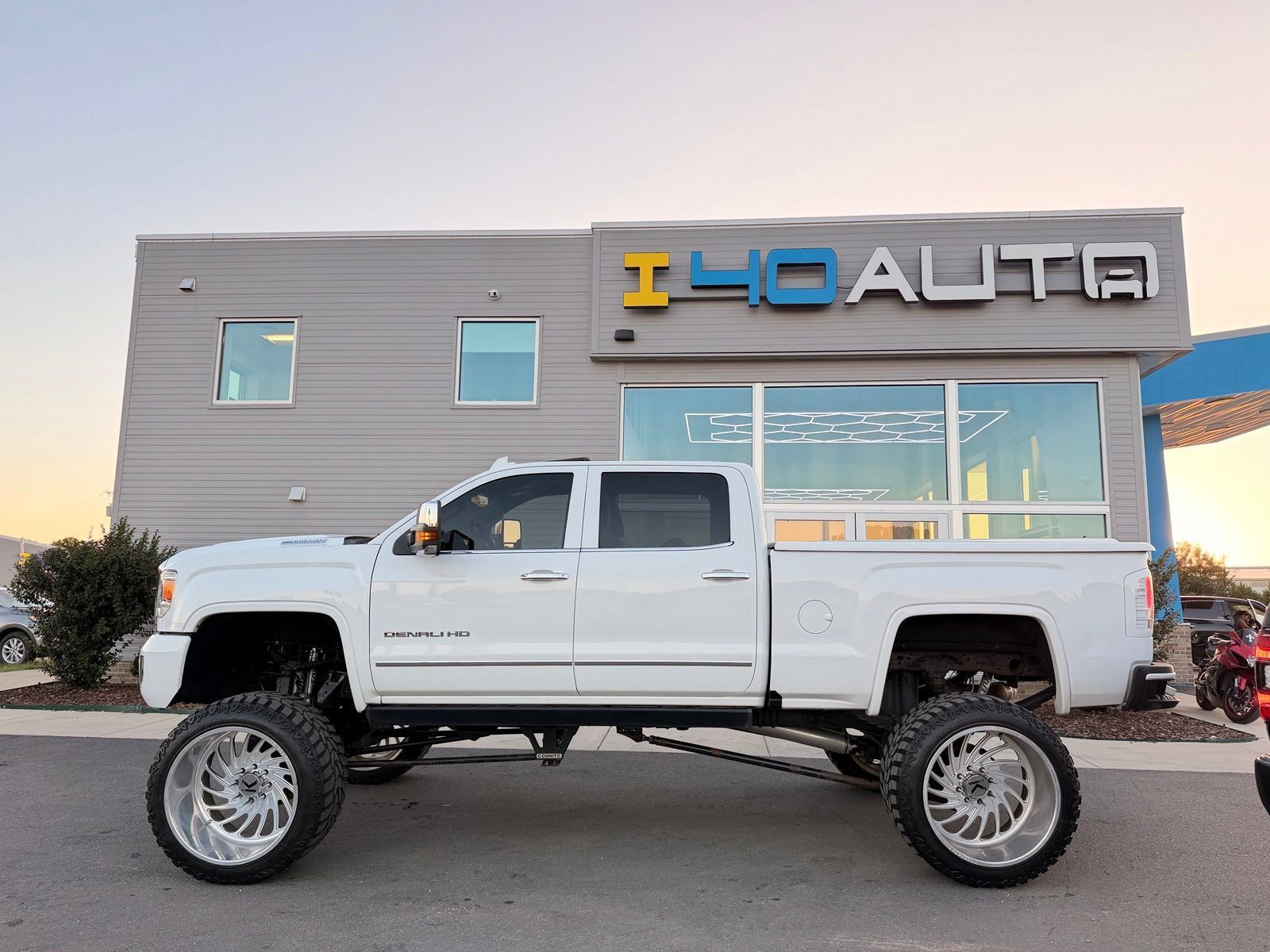 Used 2017 GMC Sierra 2500 Denali w/ Duramax Plus Package AWD/4WD image 11