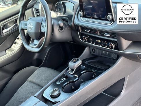 Certified 2025 Nissan Rogue SV AWD/4WD image 9