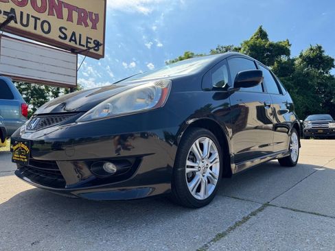 Used 2011 Honda Fit Sport image 1