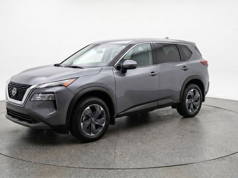 Used 2025 Nissan Rogue SV FWD image 3