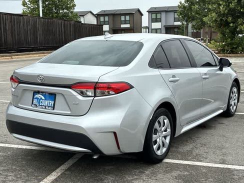 Used 2022 Toyota Corolla LE FWD image 6