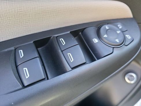 Used 2025 Buick Envista Avenir image 16