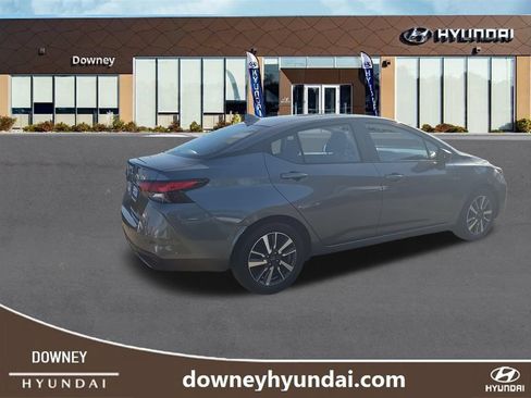 Used 2025 Nissan Versa SV FWD image 5