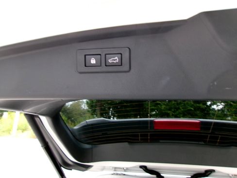 Used 2021 Subaru Outback Premium image 28